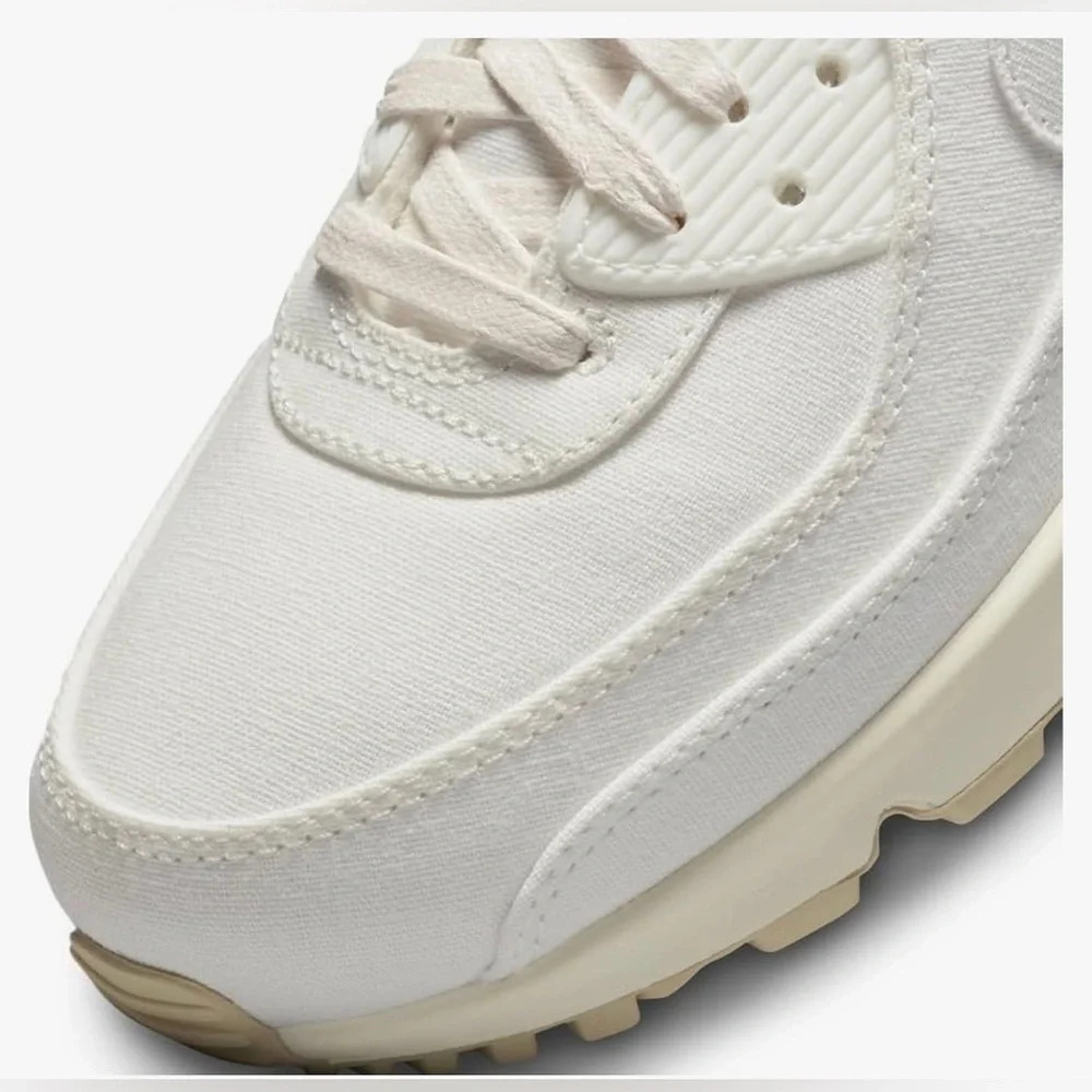 Nike Womens Size 12 Air Max 90 SE The Future Is Equal FD0867-133 Sail White Lips
